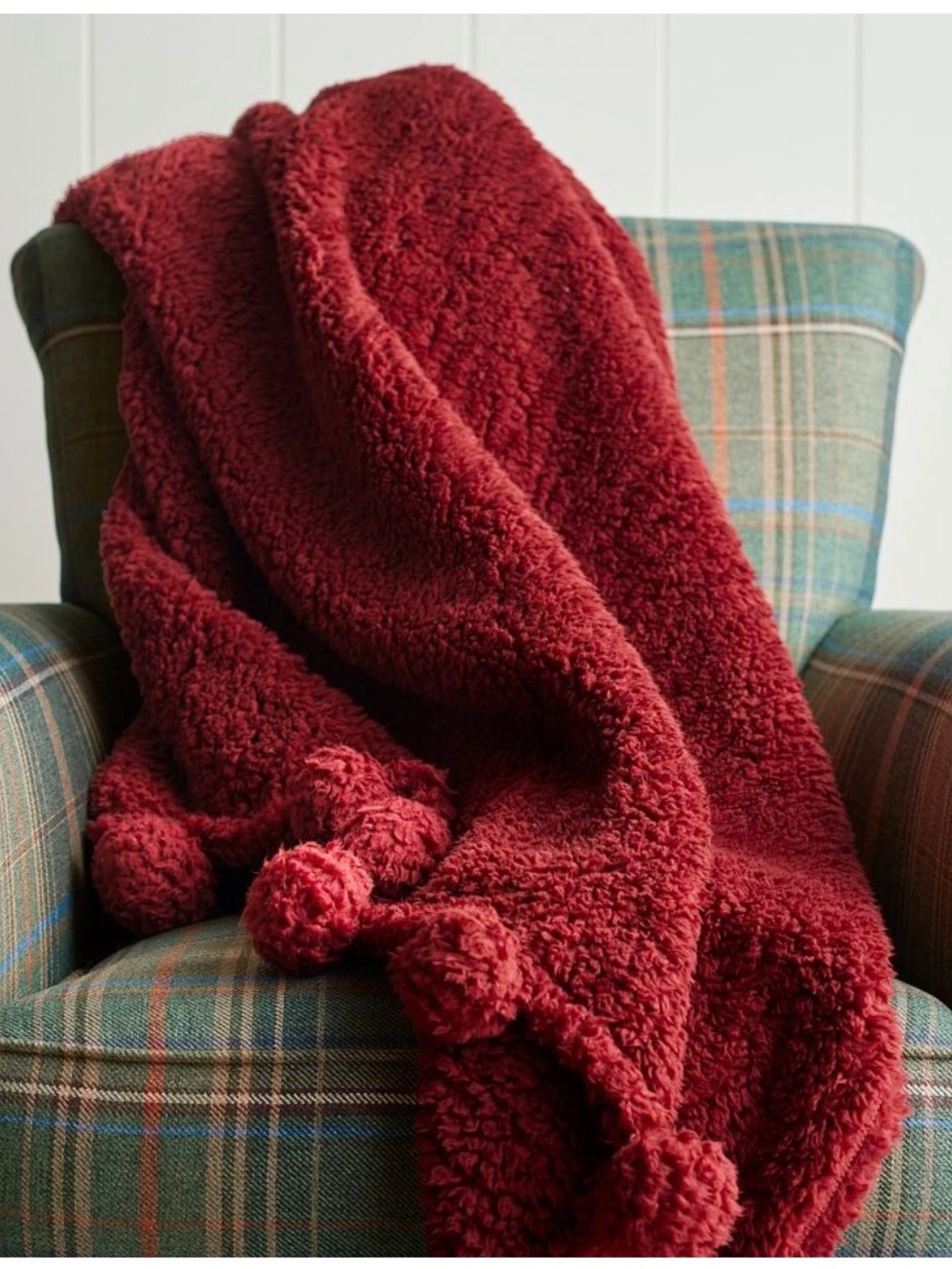 Discontinued NWT Pottery Barn Plush Pom-Pom Throw Blanket in Cardinal Red